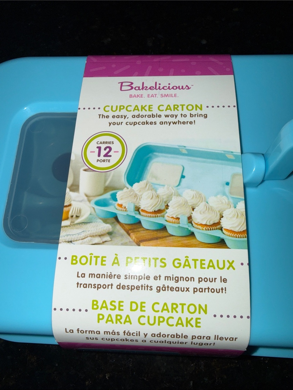 Cupcake Carrier - Holds 12 with handle. New!!